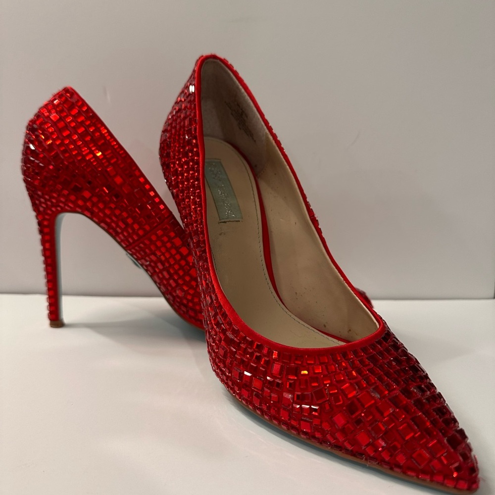 Betsy Johnson - Elegant Red Formal heels 👠